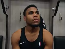 Raptors sign Malachi Smith