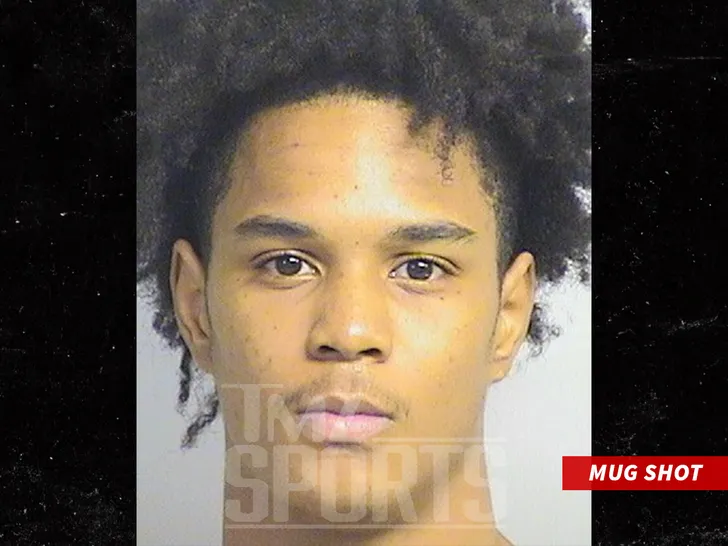 Aden Holloway arrest: police found 2.1 pounds of marijuana - TalkBasket.net