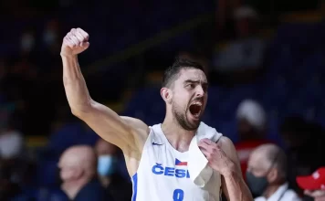 Hapoel Tel Aviv signs Tomas Satoransky