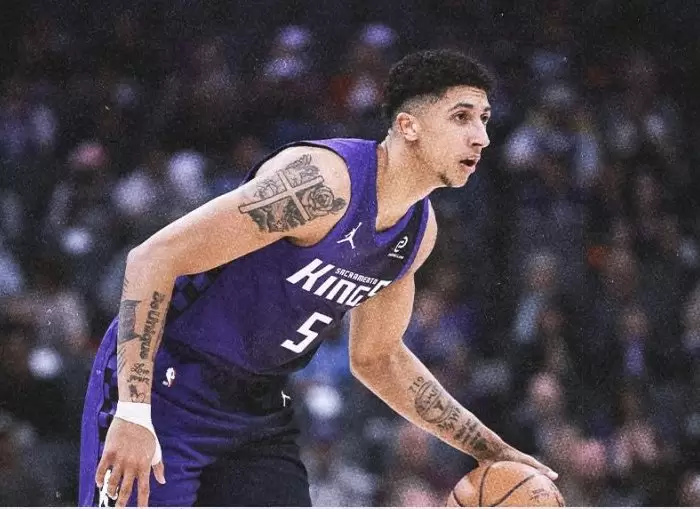 Nique Clifford: Playing point guard is helping me see the game different