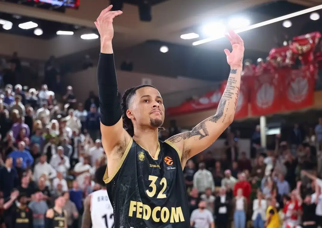 Matthew Strazel joins Anadolu Efes