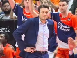 Valencia promotes Xavi Albert to head coach
