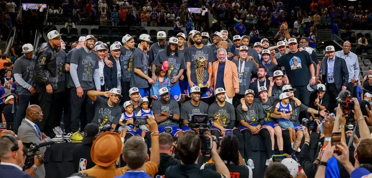 New York Knicks postpone all contract extensions