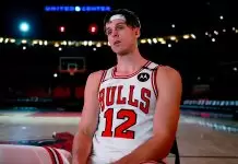 Bulls keep Zach Collins