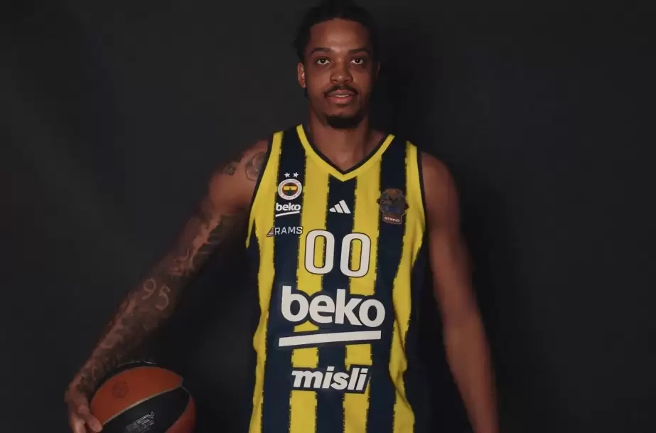 Maccabi signs Armando Bacot