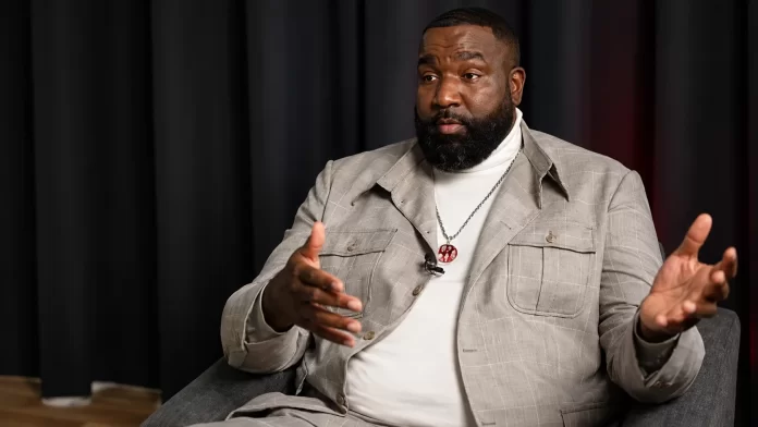 Kendrick Perkins restrained during heated AAU confrontation
