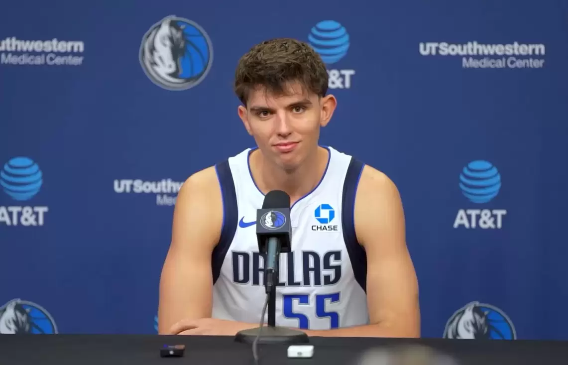 Sergio de Larrea on learning from Kyrie Irving and playing fast