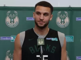 Bucks re-sign Pete Nance